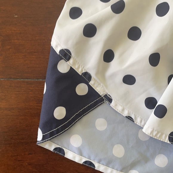 Old navy white and navy polka dot shorts! - Picture 3 of 4